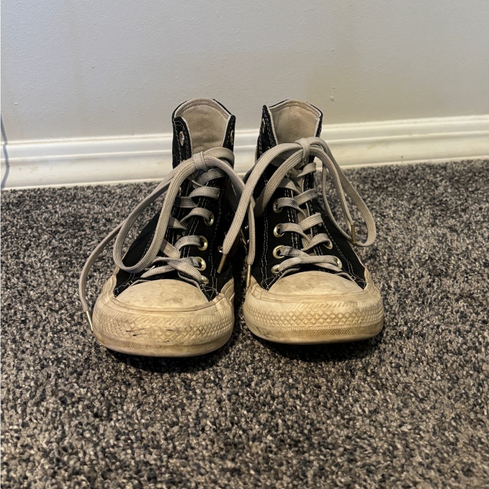 Tilly’s exclusive converse